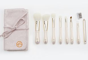 專注服務，成就品牌 東莞向日葵美容用品公司致力口腔衛(wèi)生用品行業(yè)領(lǐng)袖